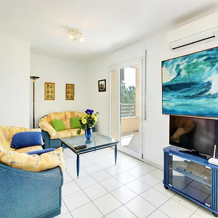 Appartement In Near Roses