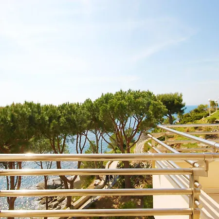 Pretty With Balcony Apartment *