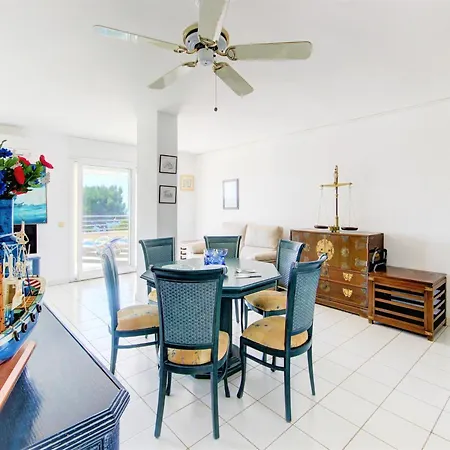 Appartement In Near Roses